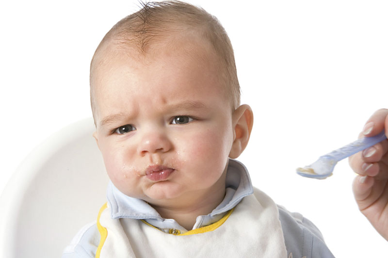 18-24 mois : préférences, grignotines et refus – Bébé mange seul