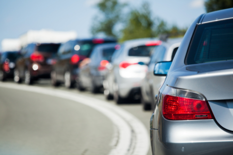 Chaque jour, le trafic automobile émet beaucoup de gaz à "effet de serre" ! © Chris Mueller/iStock