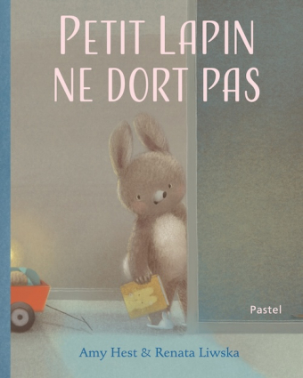 Couverture Petit Lapin ne dort pas pour aborder l'heure du coucher en toute sérénité