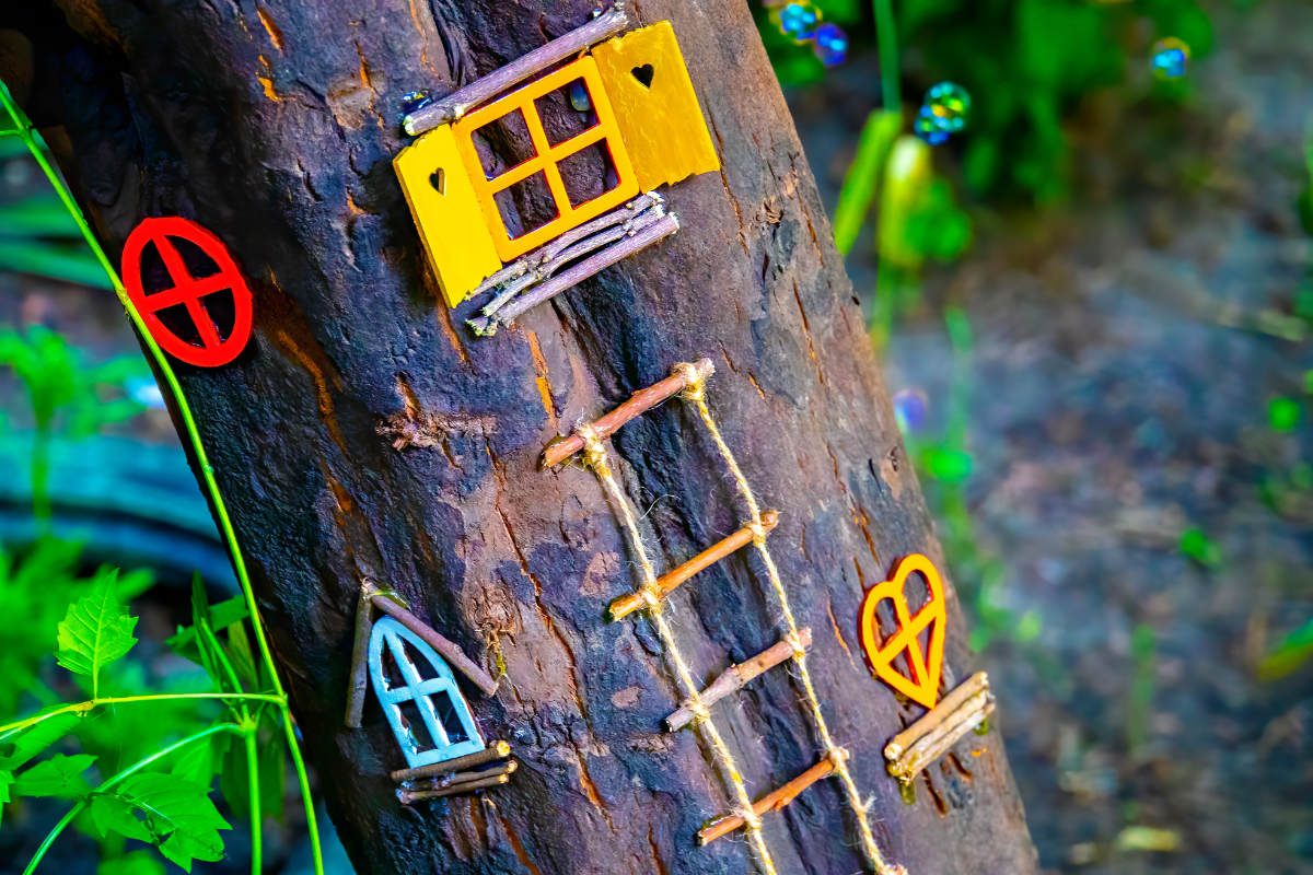 activités extérieures enfants construire un hotel à insectes