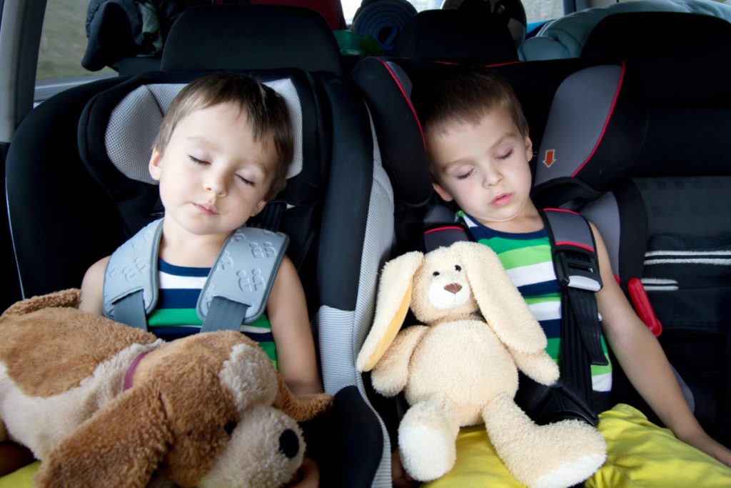 Occuper les enfants en voiture